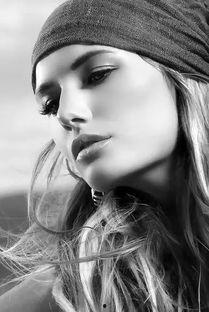 铁帽欧美模特视频,时尚与力量的完美融合