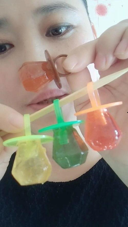 欧美吃糖果视频儿童,甜蜜瞬间捕捉