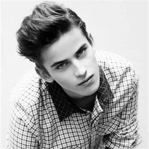 欧美猛男染发图片视频,色彩斑斓的个性宣言