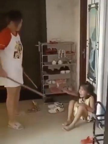 欧美孩子打父亲视频大全,打父亲视频大盘点