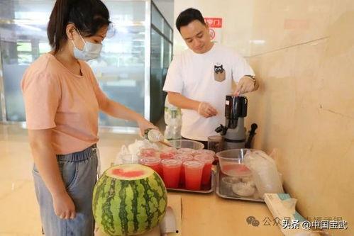 什么叫吃瓜群体视频播放,视频播放背后的狂欢现象