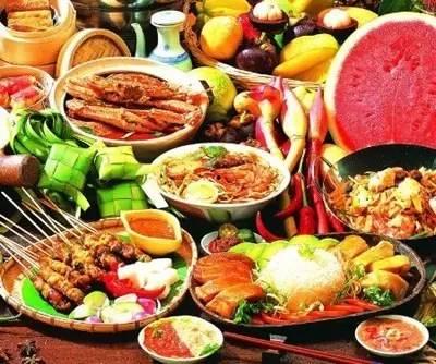 瓜妈背着瓜爸吃美食视频,背着瓜爸共享美食之旅