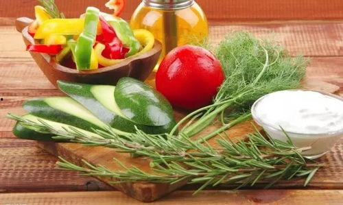 瓜妈背着瓜爸吃美食视频,背着瓜爸共享美食之旅